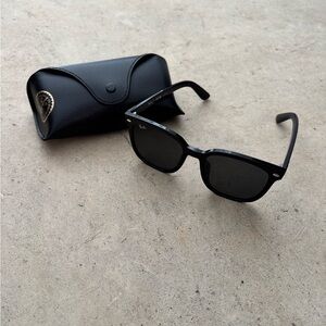 Ray-Ban RB4401D Black Sunglasses with Case Unisex